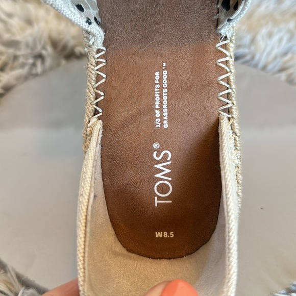 Toms ankle strap wedge sandals. NWT . 8.5 - Picture 4 of 7